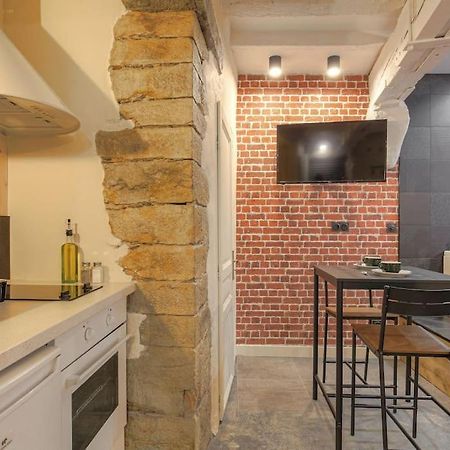 Industrial-Style Studio With Bathtub, Vieux-Lyon Buitenkant foto