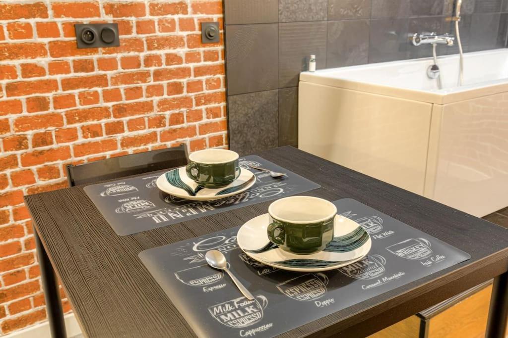 Industrial-Style Studio With Bathtub, Vieux-Lyon Buitenkant foto